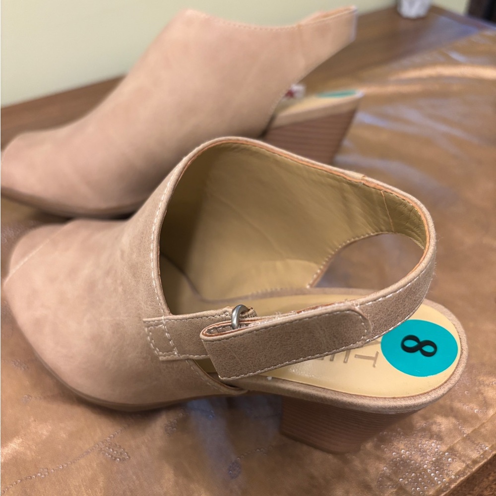 Naturalizer Tan Suede Mules with Chunky Heel